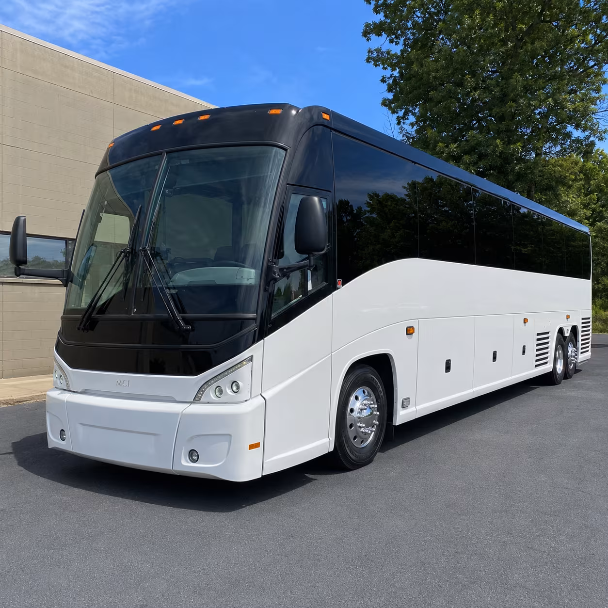 bus rentals to zoo amphitheatre and scissortail park shows